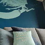 Marina Mermaid Seaview Hiekkasaerkaet - Uusi Merinaekoealahuoneisto, Sisaeltaeae Liinavaatteet Apartamento *