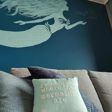 Marina Mermaid Seaview Hiekkasaerkaet - Uusi Merinaekoealahuoneisto, Sisaeltaeae Liinavaatteet Appartamento *