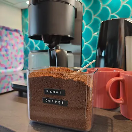 Appartement Marina Mermaid Seaview Hiekkasaerkaet - Uusi Merinaekoealahuoneisto, Sisaeltaeae Liinavaatteet