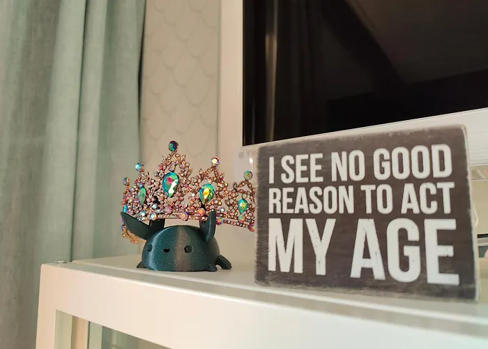 Marina Mermaid Seaview Hiekkasaerkaet - Uusi Merinaekoealahuoneisto, Sisaeltaeae Liinavaatteet