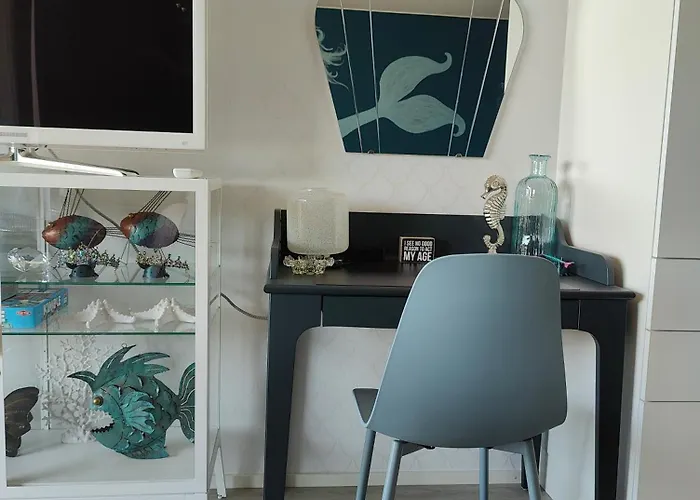 Marina Mermaid Seaview Hiekkasaerkaet - Uusi Merinaekoealahuoneisto, Sisaeltaeae Liinavaatteet 아파트 칼라조키